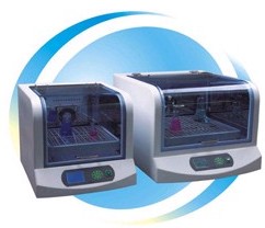 產(chǎn)品名稱(chēng):液晶屏恒溫培養(yǎng)搖床THZ-300